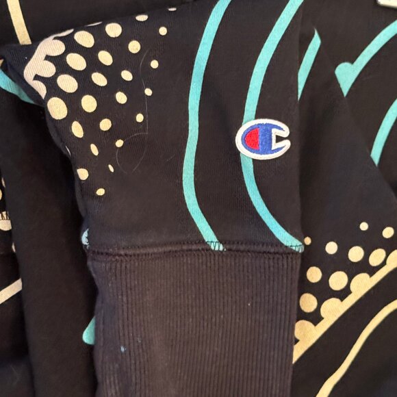 NWOT Champion Classic Fleece Hoodie – Black with Multicolor Graphic Print Size M - Picture 4 of 8